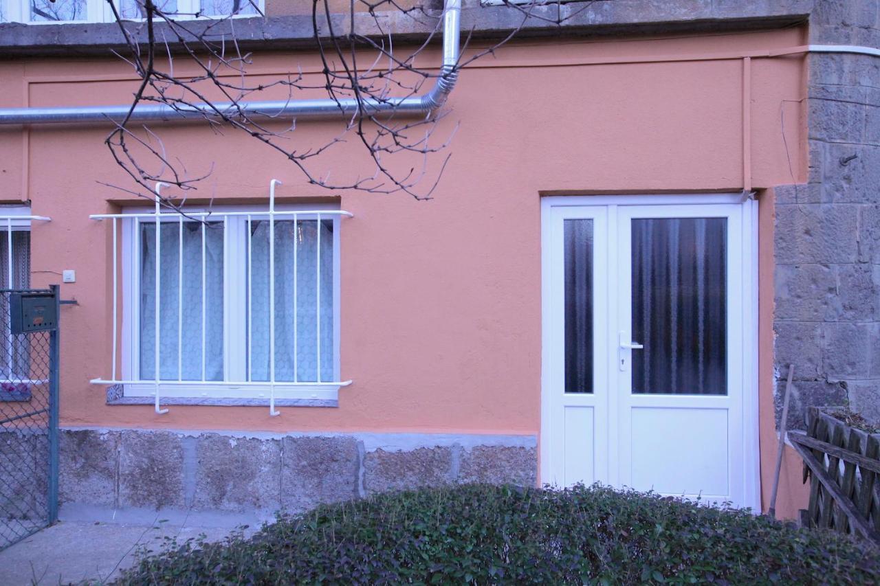 Film Poster Or Coffee Basement Apartman With Terrace Budapest Exterior photo