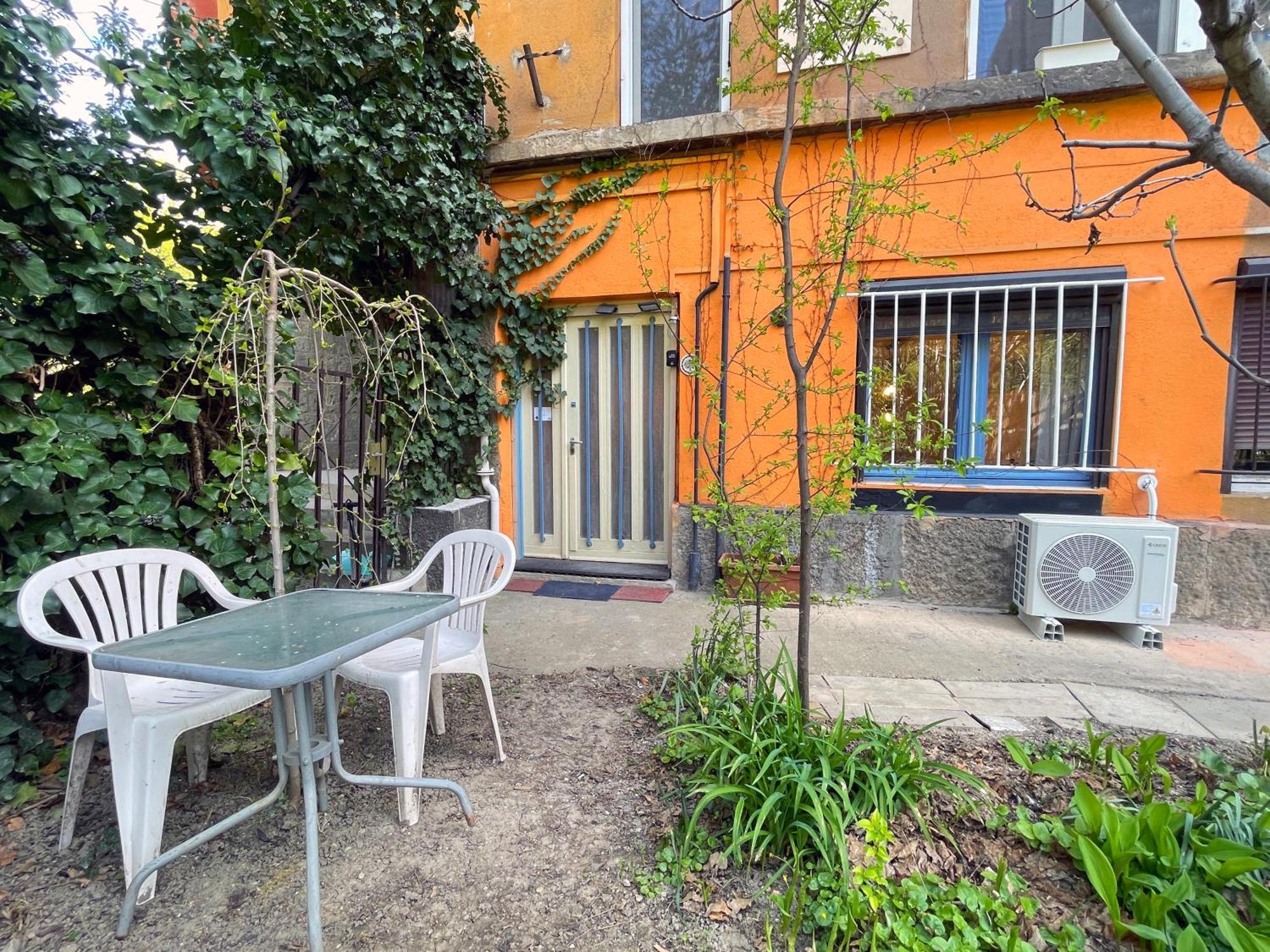 Film Poster Or Coffee Basement Apartman With Terrace Budapest Exterior photo