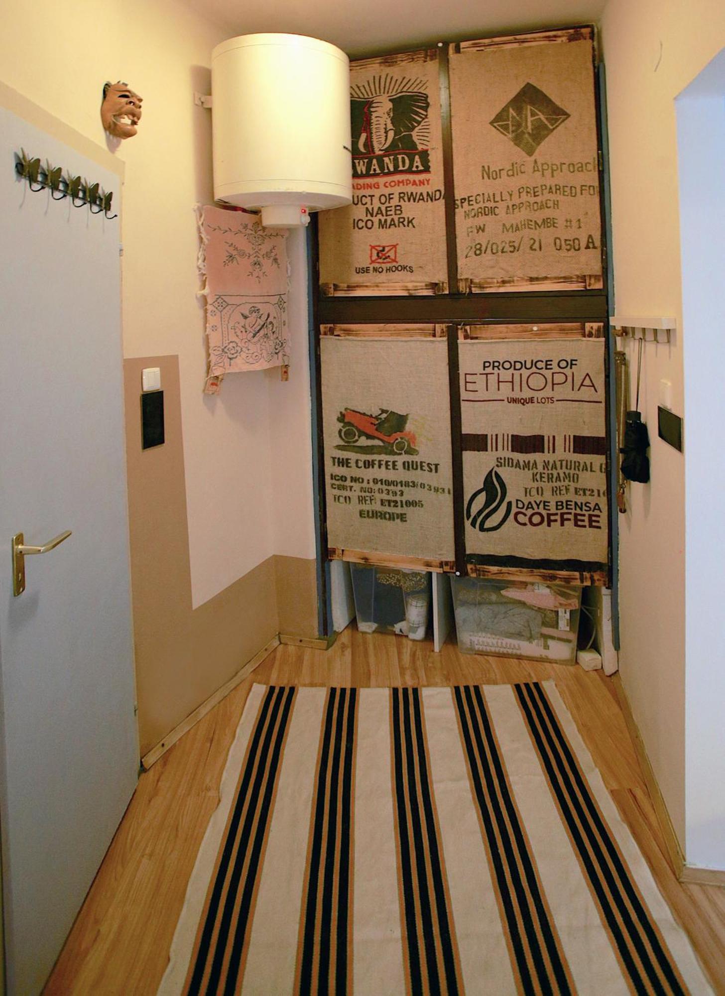 Film Poster Or Coffee Basement Apartman With Terrace Budapest Exterior photo